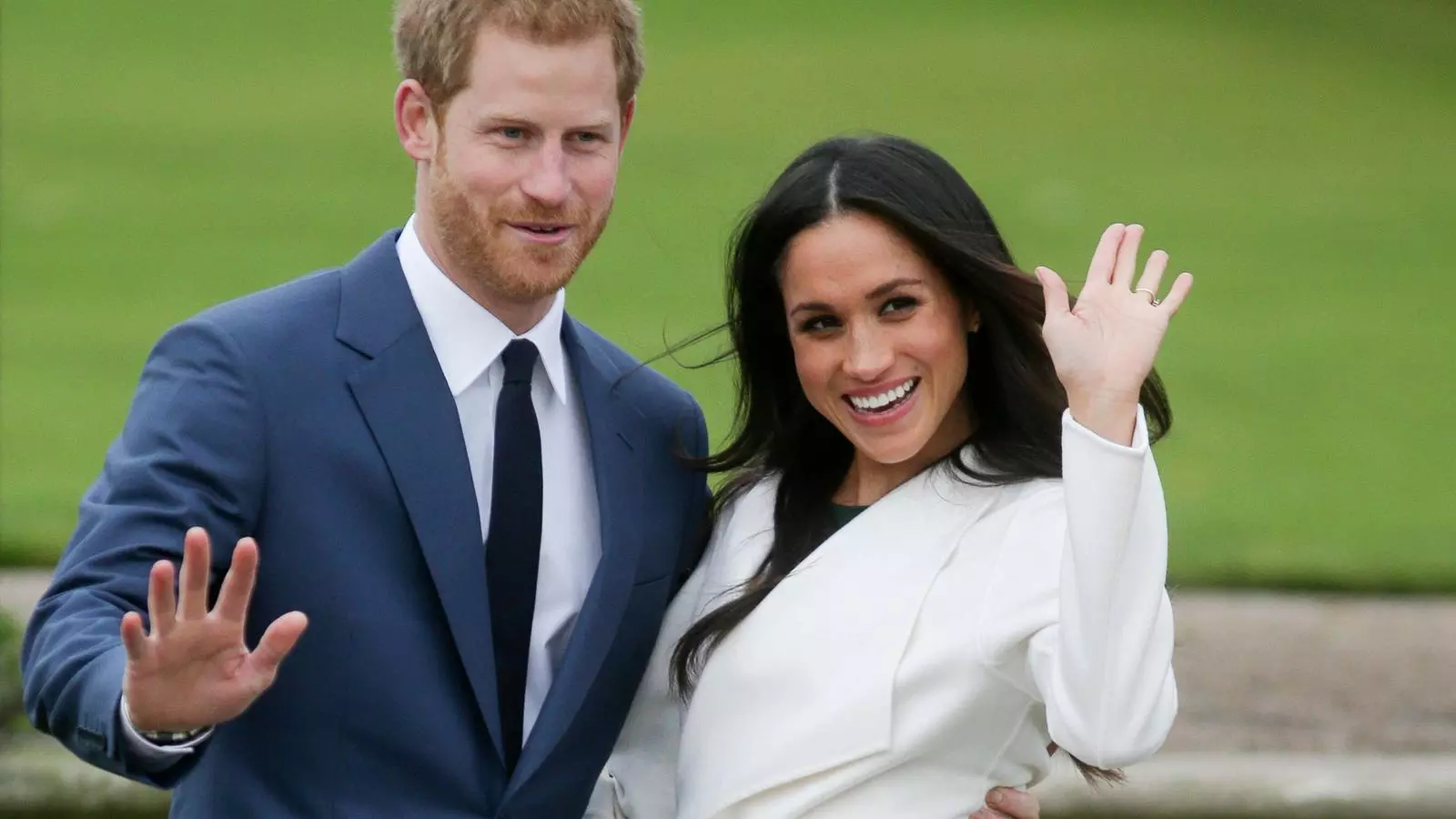 El príncep Enric i Meghan Markle, en el moment d'anunciar el compromís matrimonial, el novembre del 2017