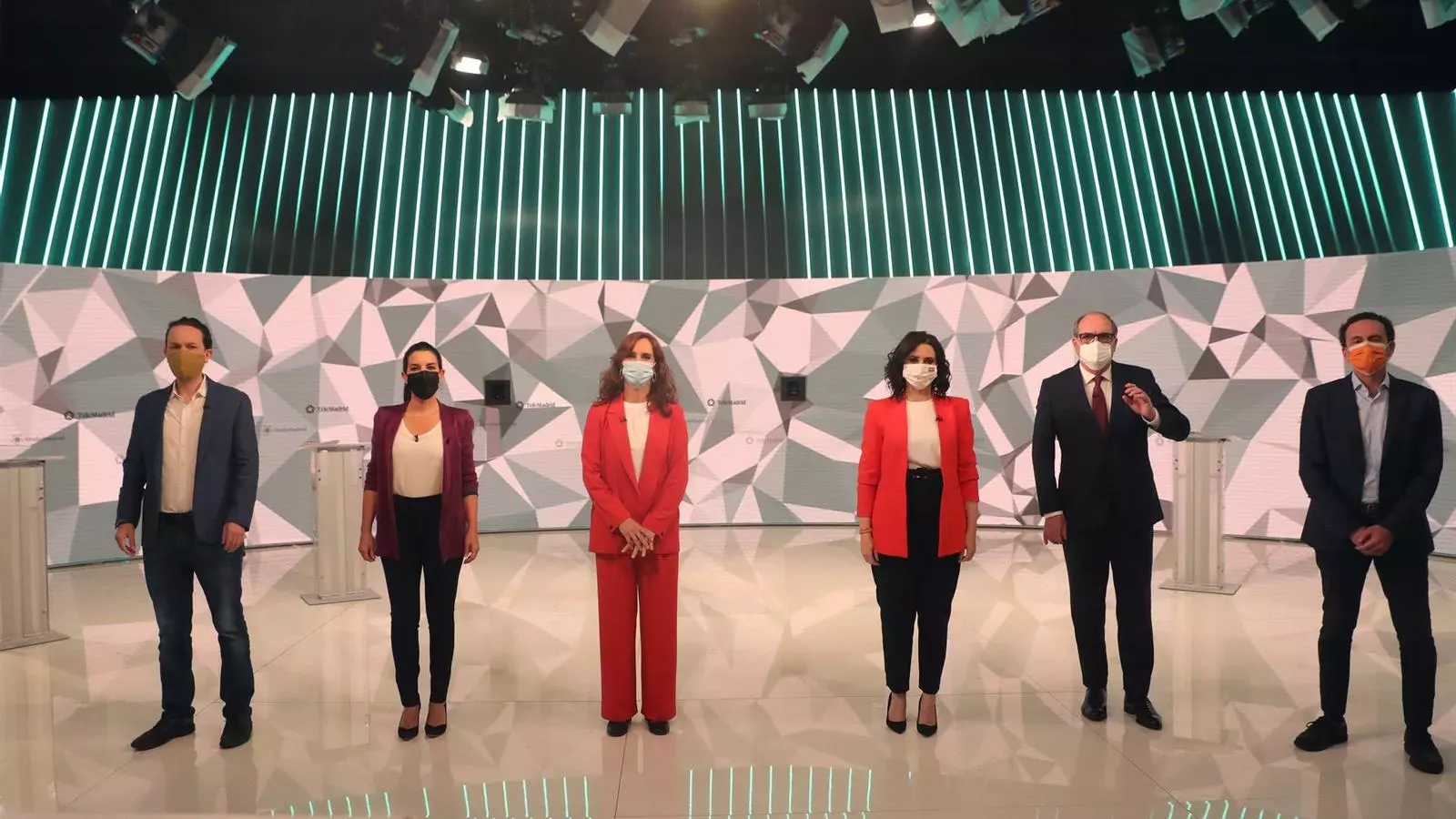 Los candidatos a las elecciones en Madrid, antes de empezar el debate a Telemadrid