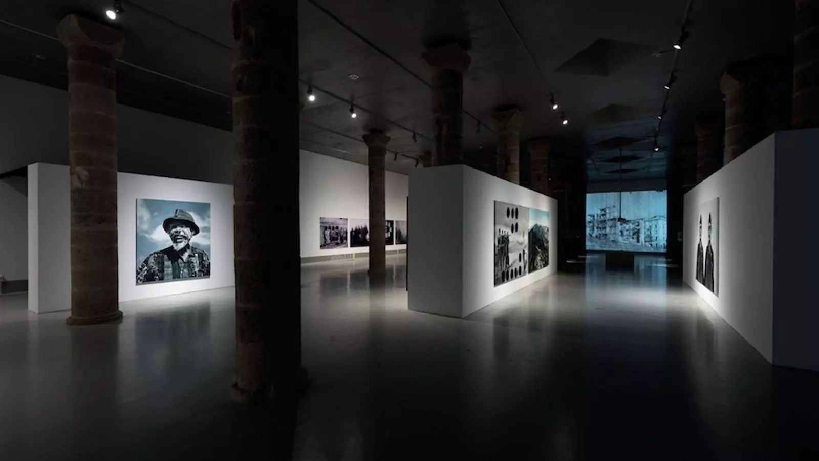Vista de l'exposició 'Què sap la història de mossegar-se les ungles. Troquel' a La Panera