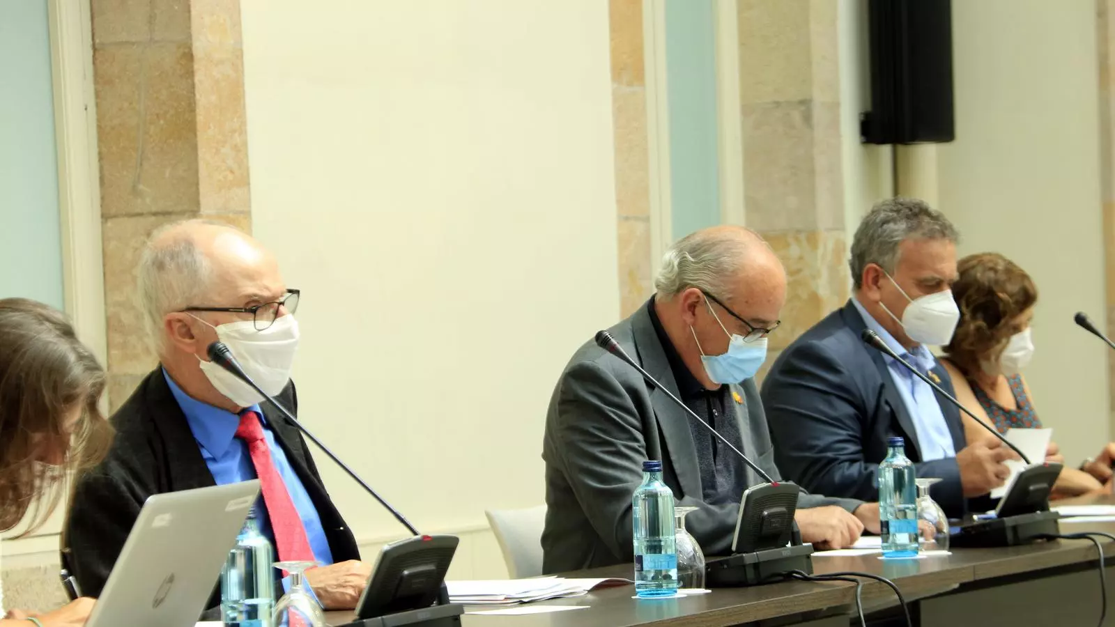 El síndic de greuges, Rafael Ribó, i el president del Parlament, Roger Torrent, a la reunió de la comissió de seguiment del Pacte contra la segregació escolar.