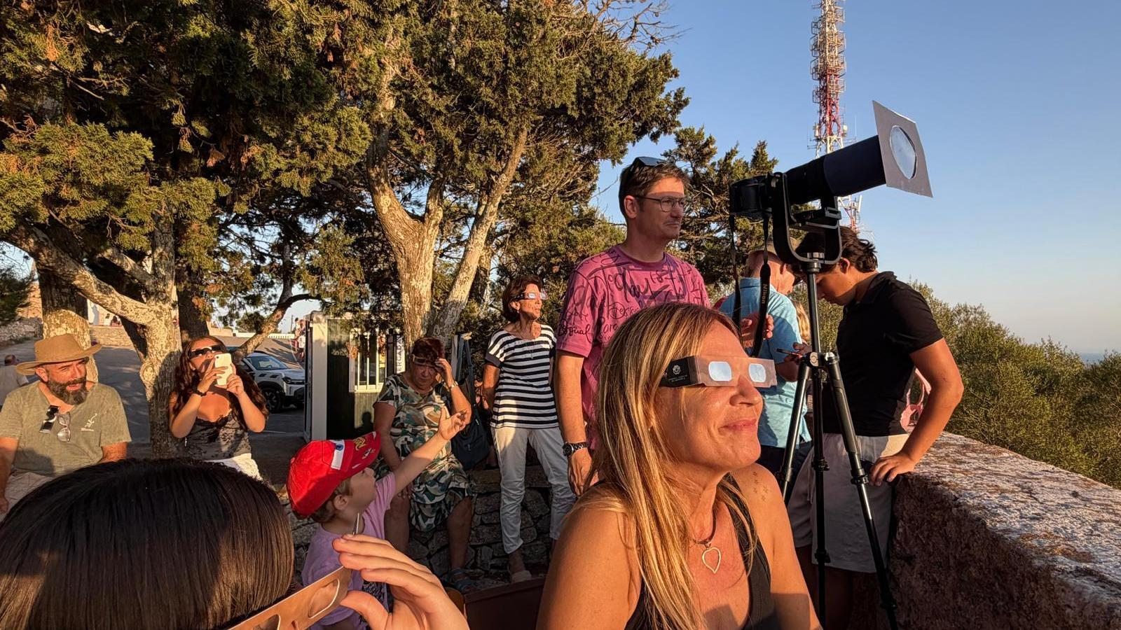 L'eclipsi des de dalt del Toro, el cim de Menorca