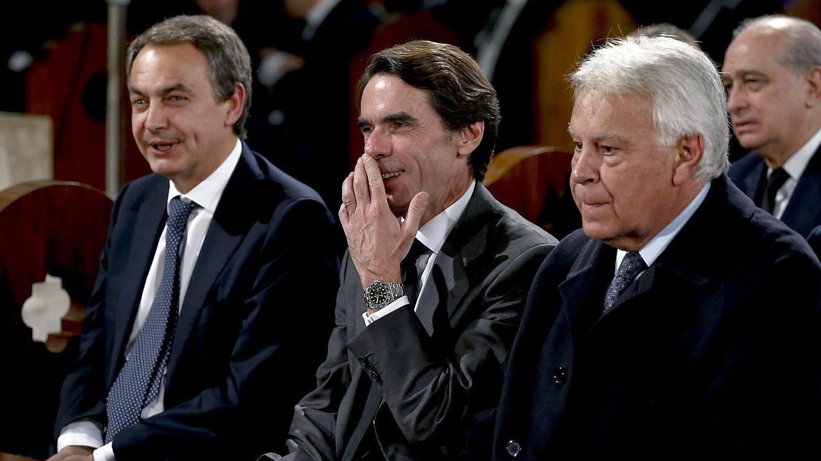 The former presidents of the Spanish government José Luis Rodríguez Zapatero (left) and José María Aznar in a 2014 image.