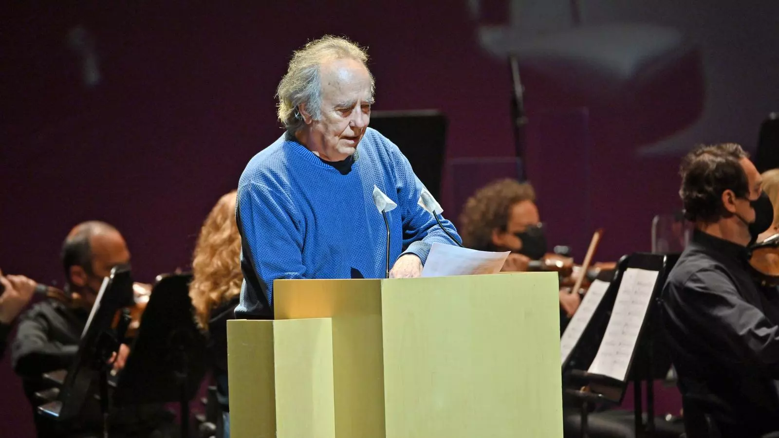 Joan Manuel Serrat recitant Margarit al Liceu