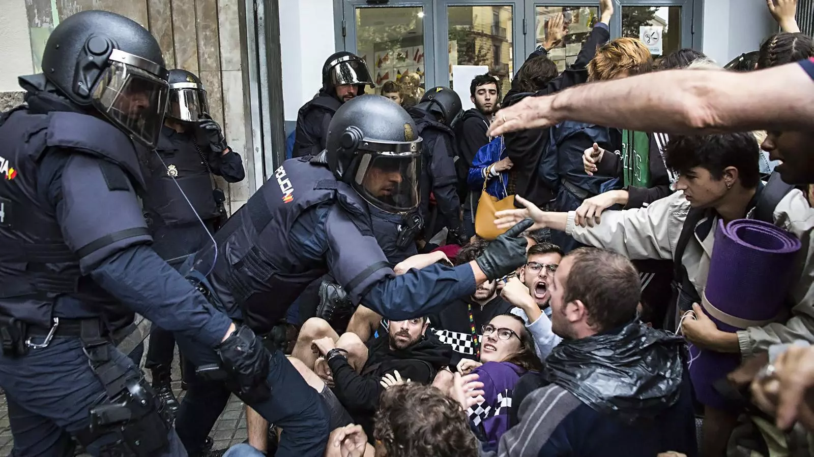 Hem enfurismat Espanya perquè Espanya, en el conflicte català, no s’ha agradat.