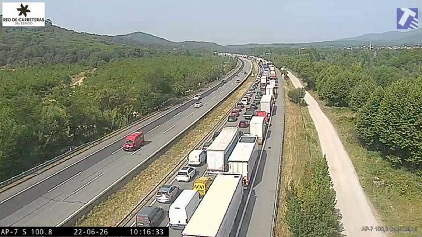 Tráfico parado en la AP-7 en dirección sur.
