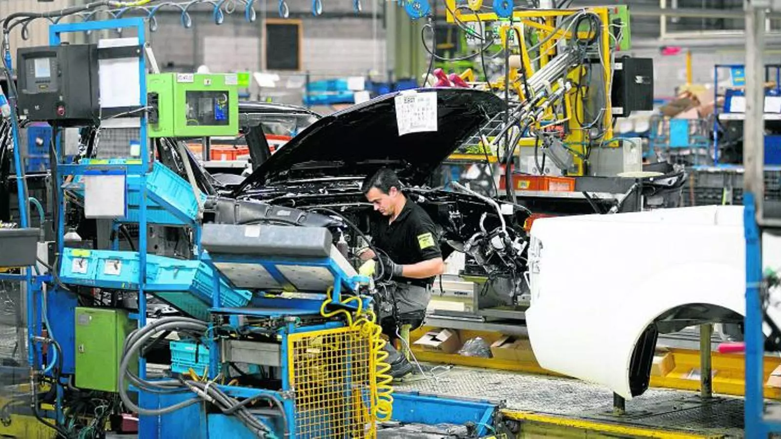 MENYS TOTTERRENYS Nissan fabricarà 7.000 unitats menys de totterrenys i reubicarà empleats.