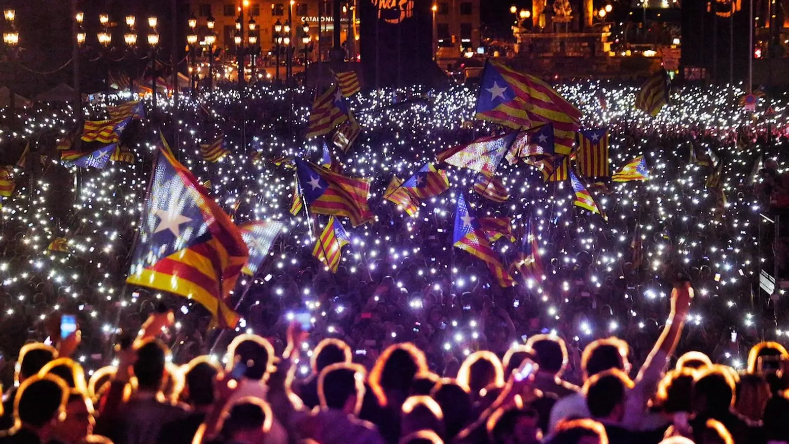 Míting final de Junts pel Sí en la campanya del 27-S, a l'avinguda Maria Cristina / PERE VIRGILI