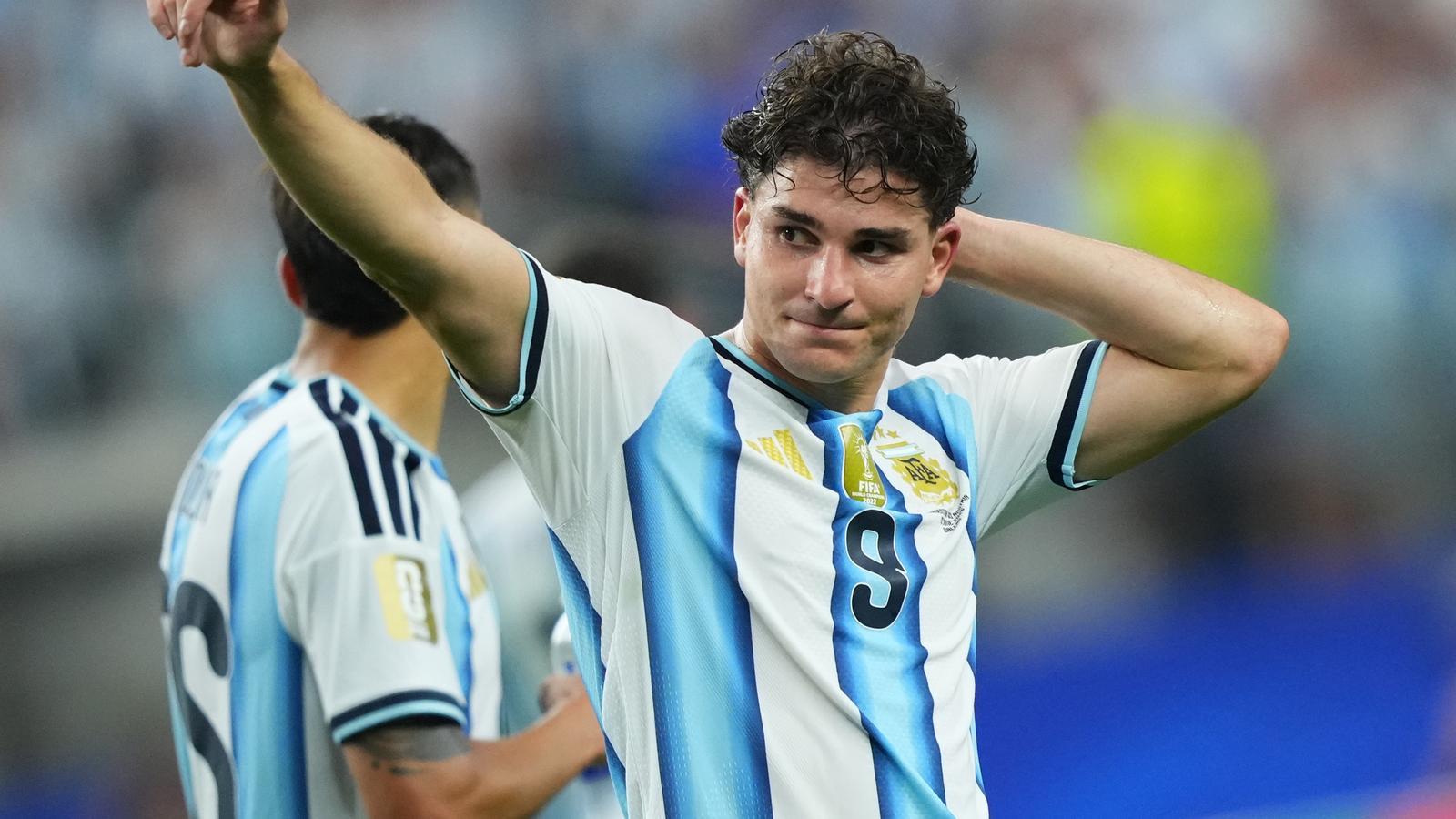 Julián Álvarez during the World Cup match between Argentina and Austria