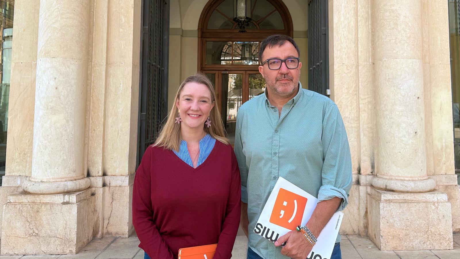The spokesperson for Compromís in Castelló, David Guardiola, and Maria Fajardo, provincial deputy of the coalition