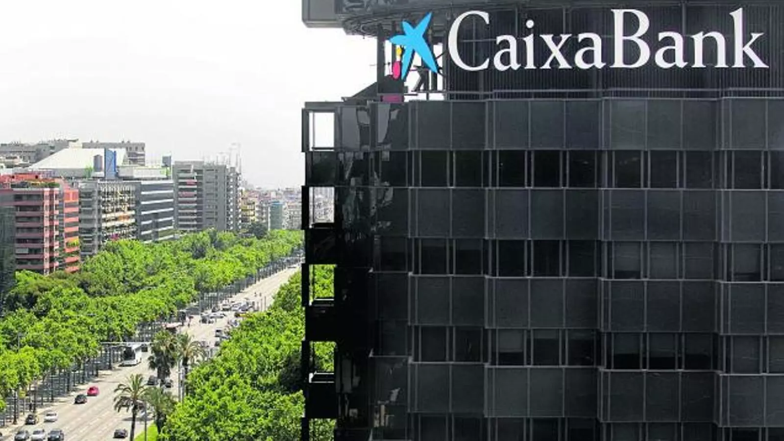 La Caixa es ven per complir amb la 'troica' un 7,5% de CaixaBank