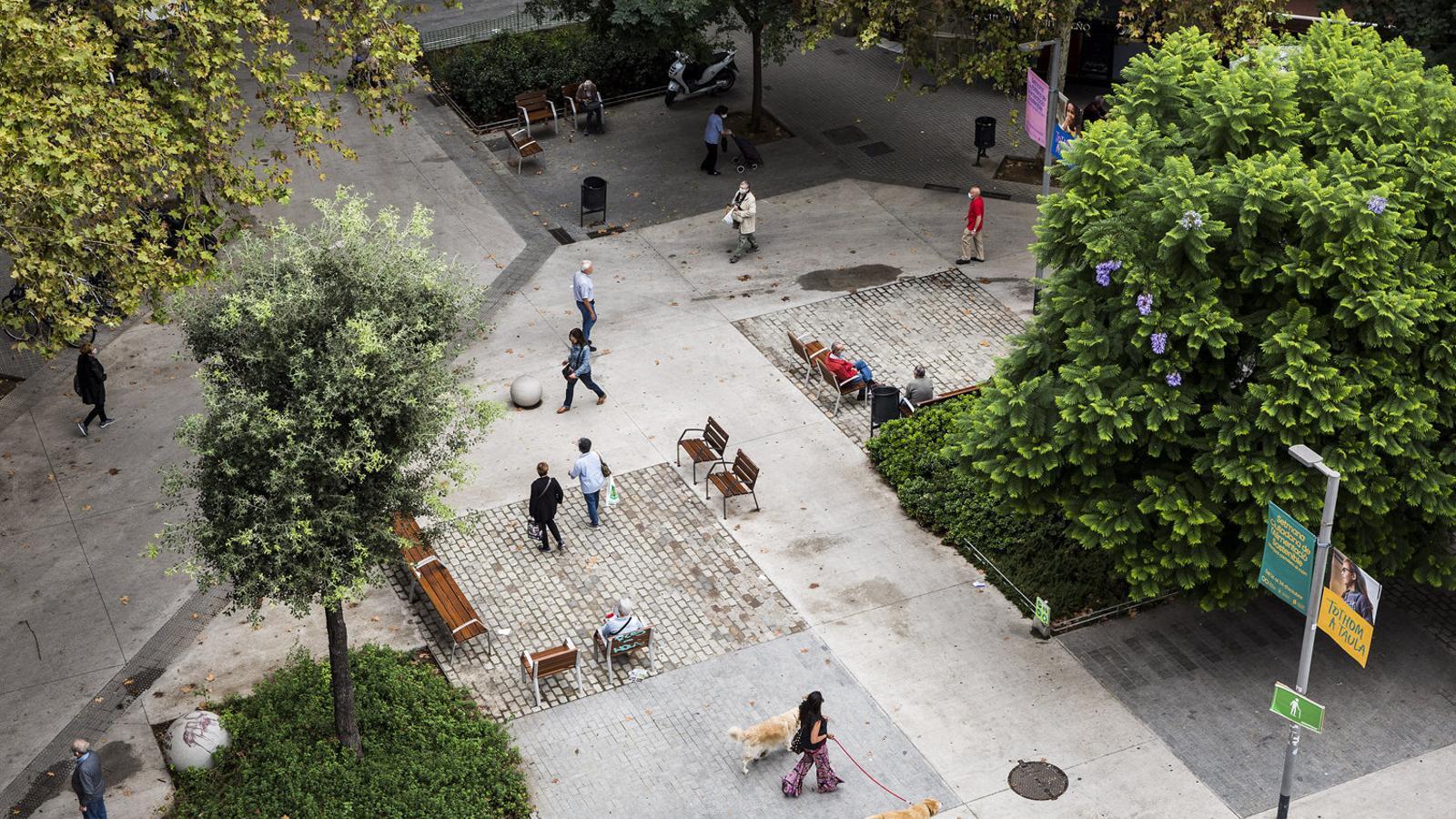 The Sant Antoni superblock, at the intersection of Comte Borrell and Tamarit streets.