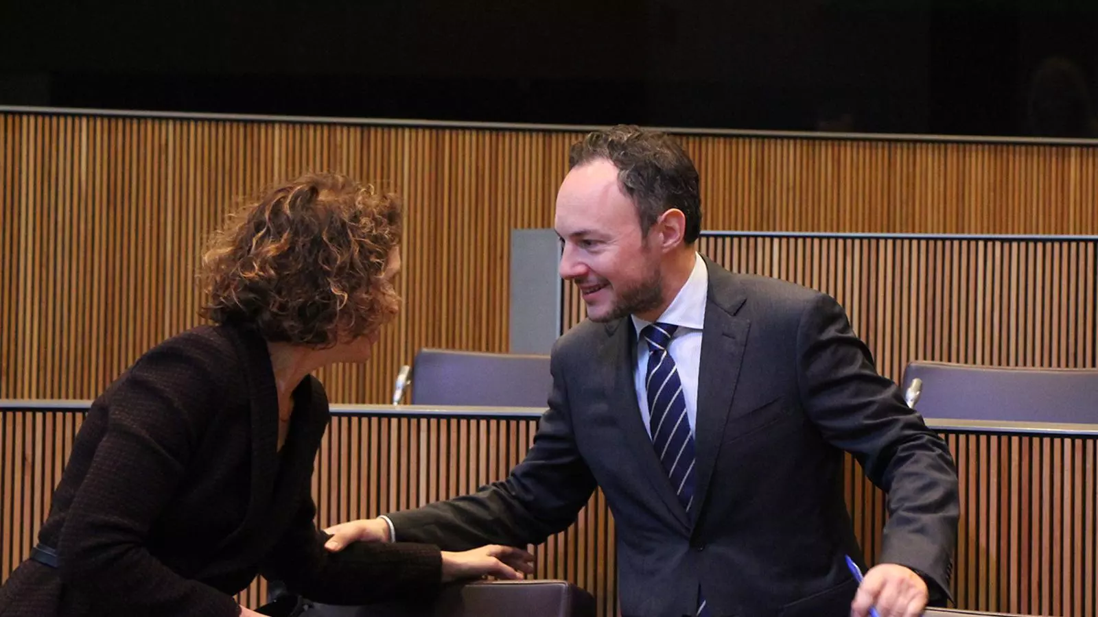 La ministra d'Afers Exteriors, Maria Ubach, conversa amb el cap de Govern, Xavier Espot. / M. F. (ANA)