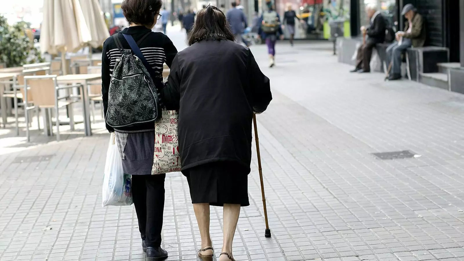 L’estudi presentat ahir vol garantir un mínim d’ingressos a tota la població per reduir les situacions de pobresa.