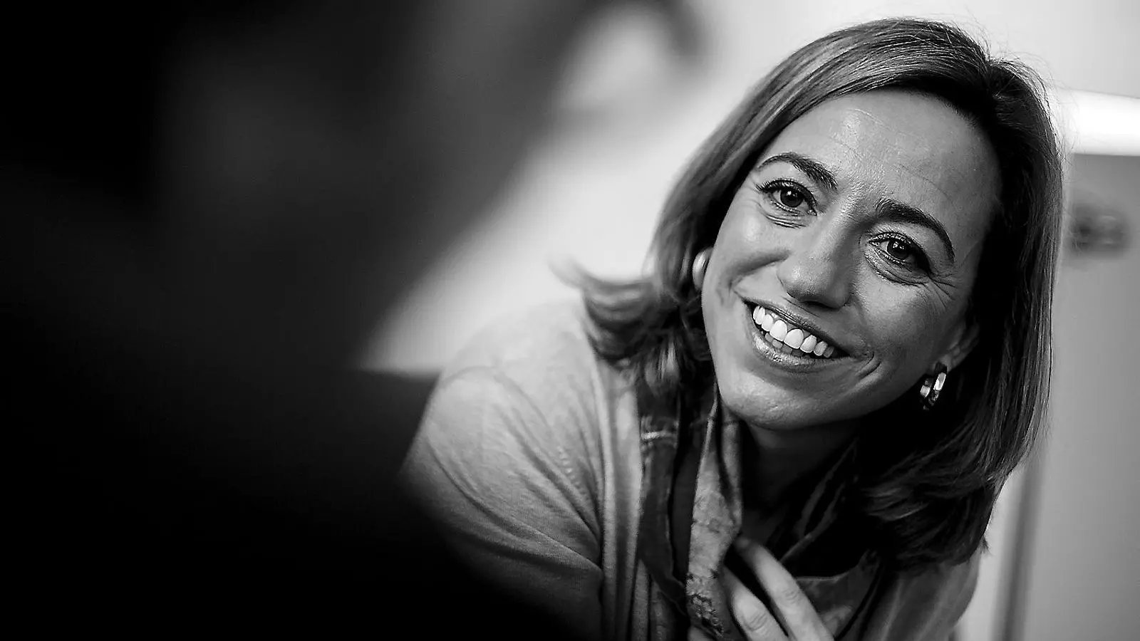 Mor Carme Chacón, la primera dona ministra de Defensa a l’Estat