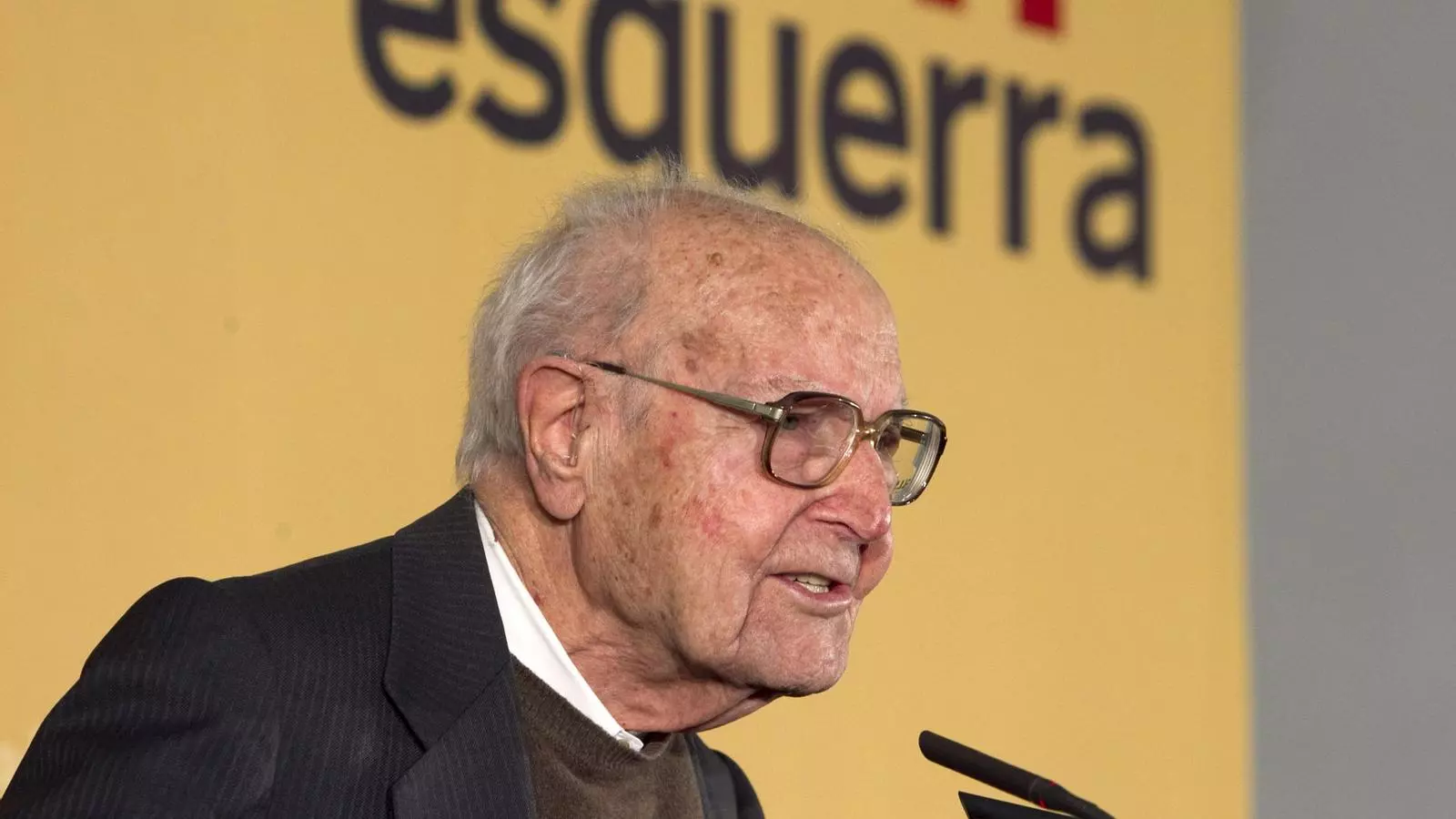 HERIBERT BARRERA (BARCELONA, 1917-2011) VA SER EL PRIMER PRESIDENT DEL PARLAMENT DE CATALUNYA DESPRÉS DE LA REPRESA DEMOCRÀTICA. REFERENT DE L'INDEPENDENTIS-ME CATALÀ, VA DEIXAR INÈDITA LA PRESENT BIOGRAFIA DE FRANCESC CAMBÓ