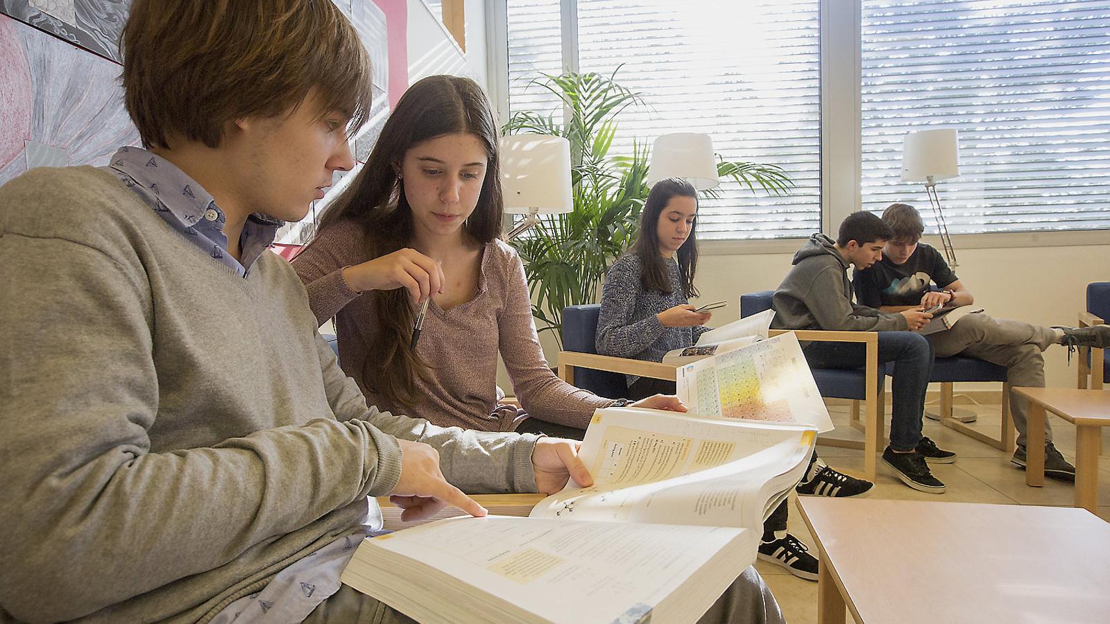 Alumnes de batxillerat en un institut de Barcelona.
