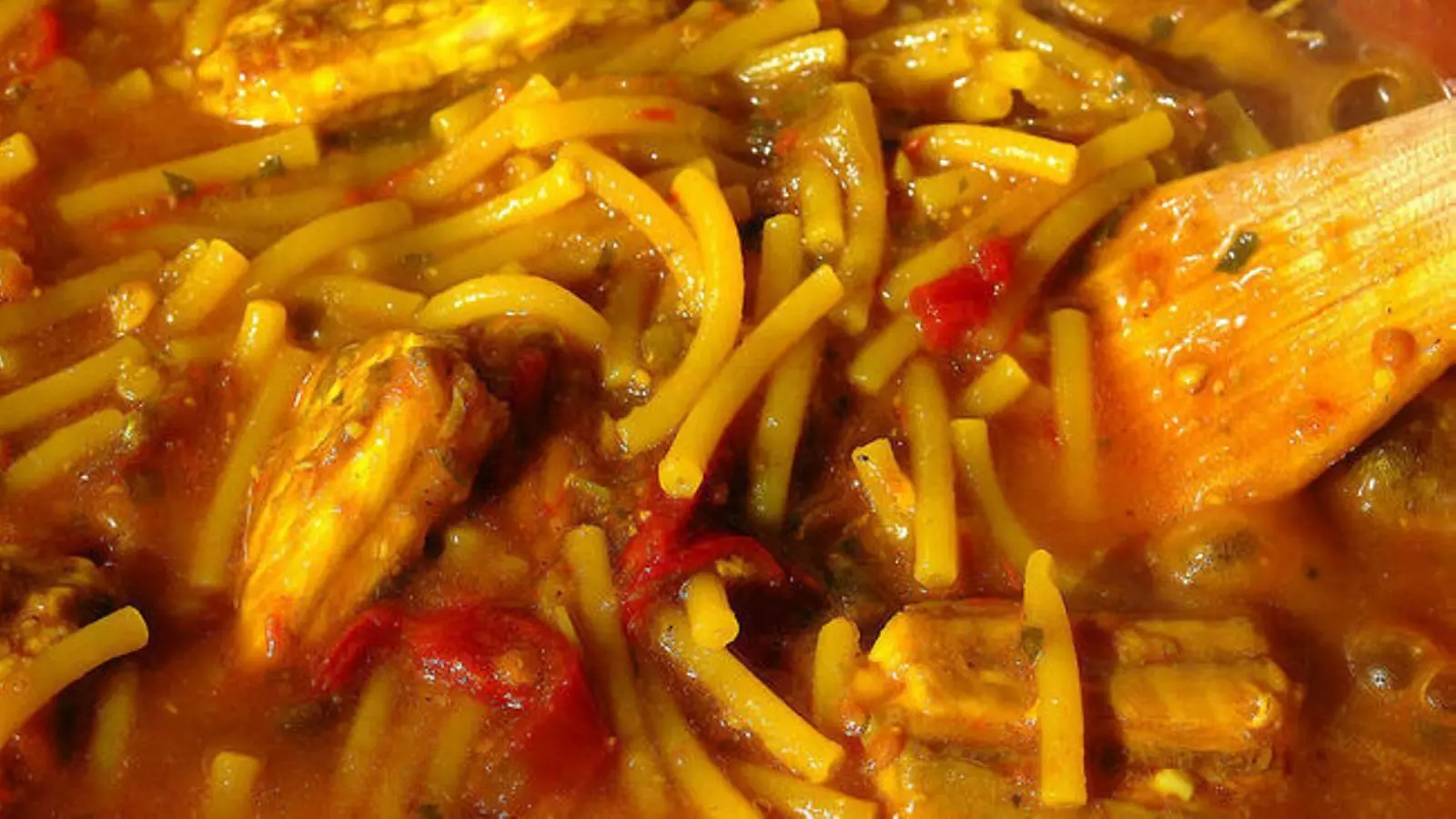 Els fideus amb gató , un plat tradicional. / B. A.
