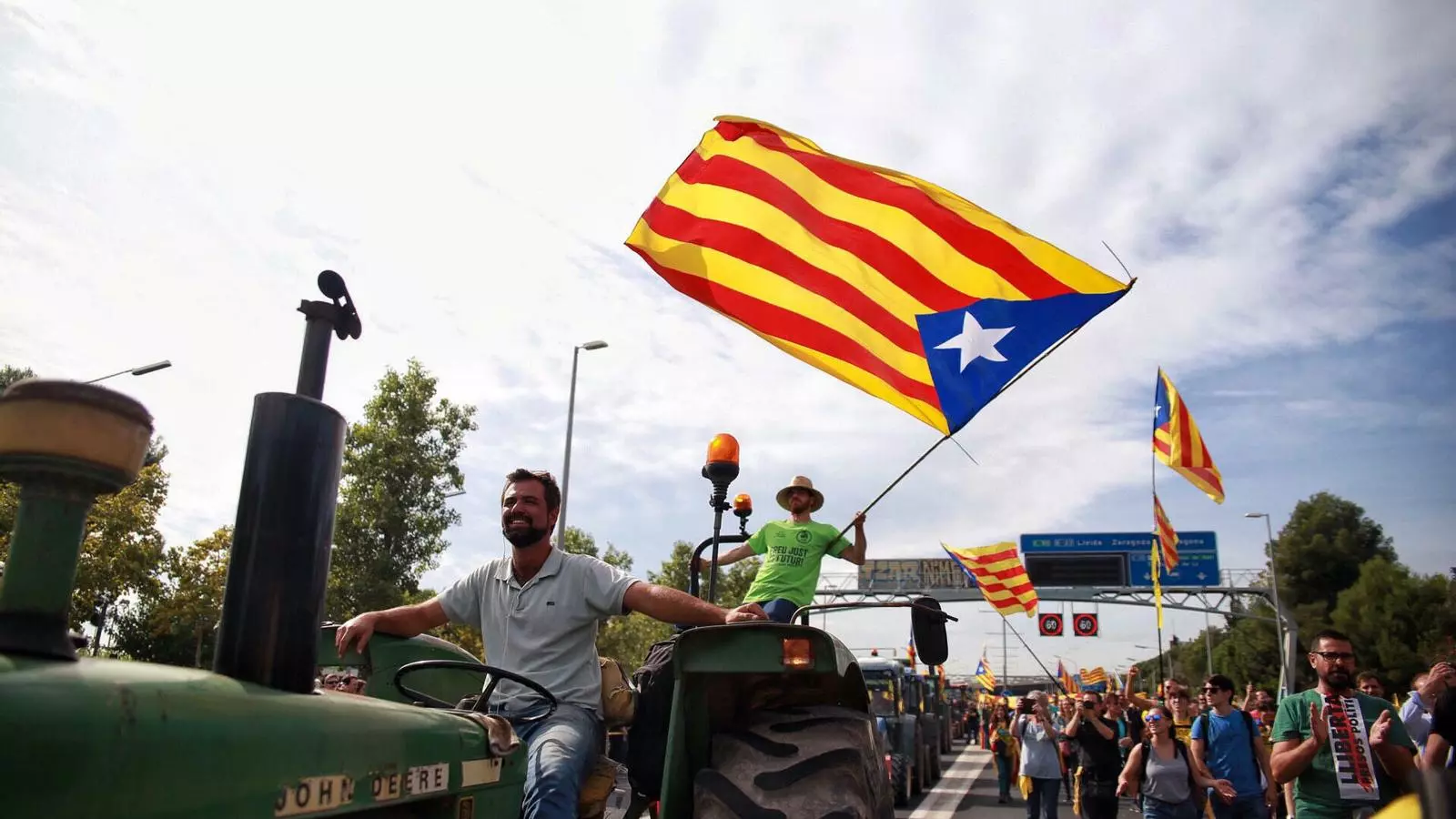 Tractors a la Diagonal de Barcelona.