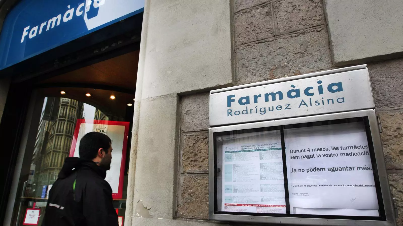 CAMPANYA A LA FARMÀCIA
Les farmàcies catalanes fa dies que informen els ciutadans de les conseqüències dels impagaments de la Generalitat.