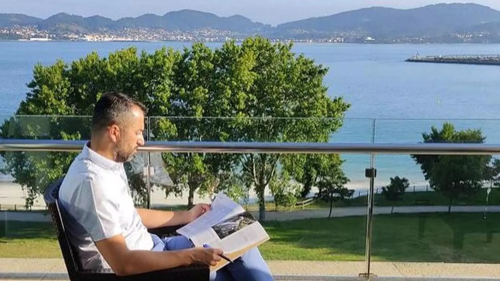 Apassionat de la lectura, Diego Martínez estudiat prestigiosos entrenadors i cuiners