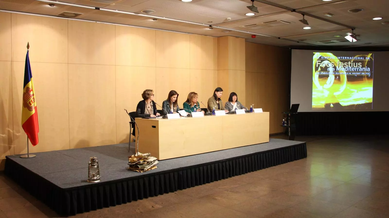 La cònsol major d'Andorra la Vella, Conxita Marsol, ha inaugurat el 4t Simposi internacional dels focs festius de la Mediterrània. / A.S. (ANA)