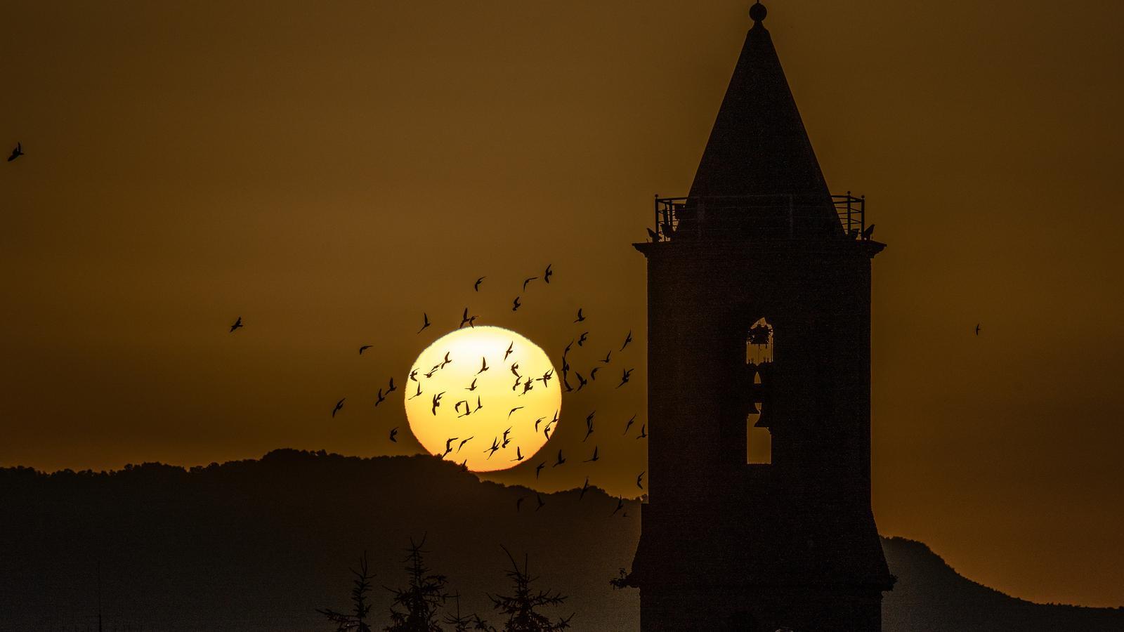 Sunrise in Sentfores (Osona).
