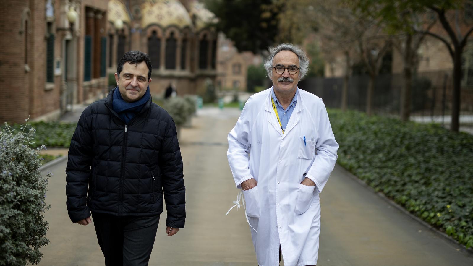 Joan Manel Pérez-Castejón al costat del seu amic i company, Jordi Mancebo, cap de la UCI de Sant Pau on el primer va estar ingressat