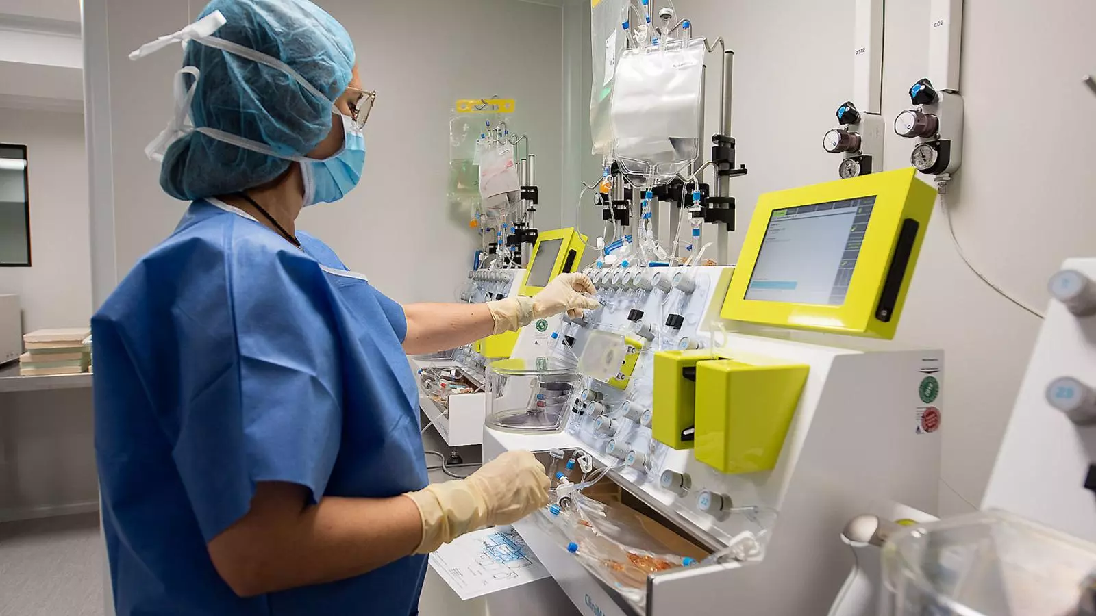 La sala blanca de l’Hospital Clínic de Barcelona on es preparen els CAR-T.