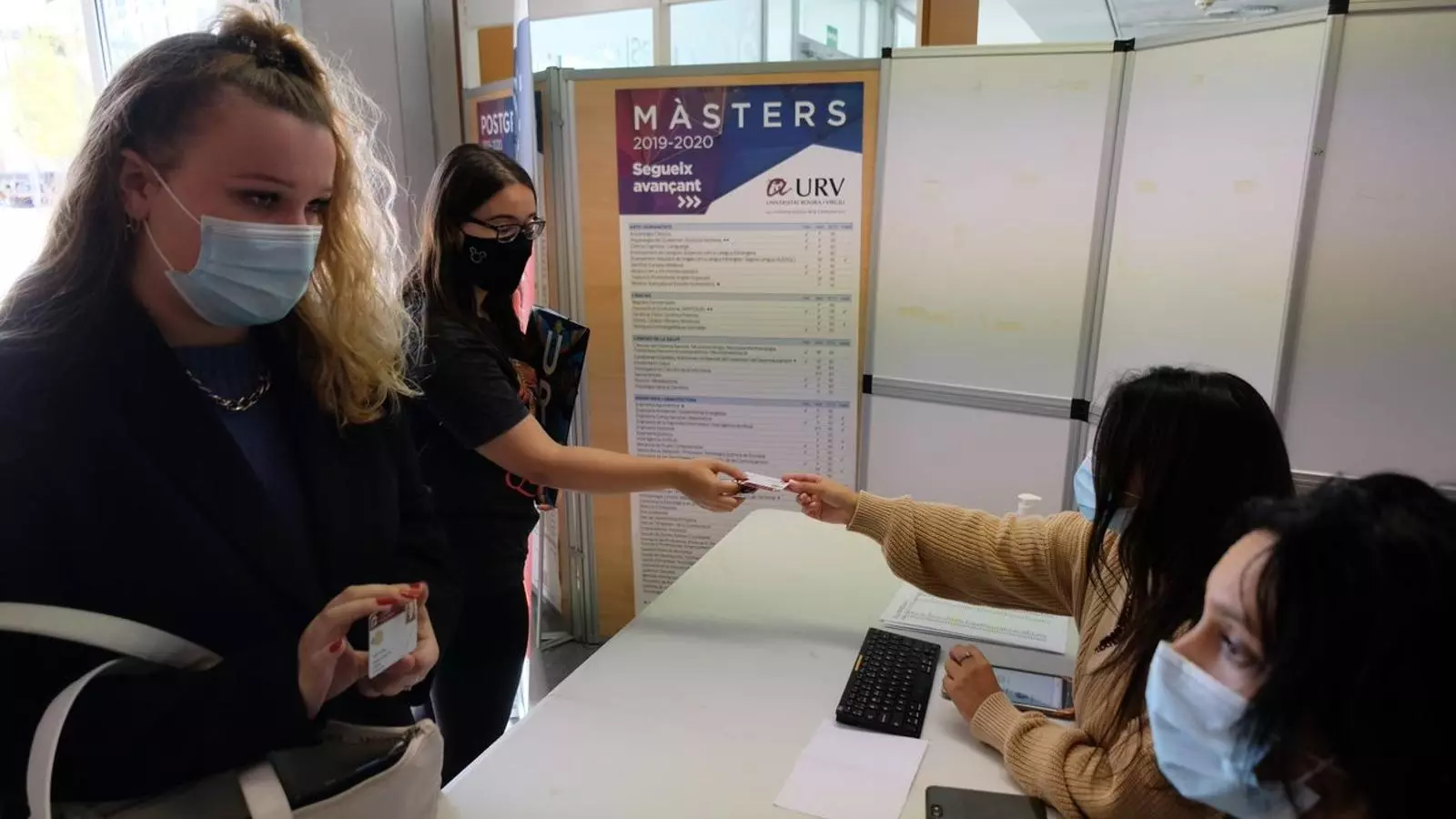 Procés de matriculació als màsters de la URV