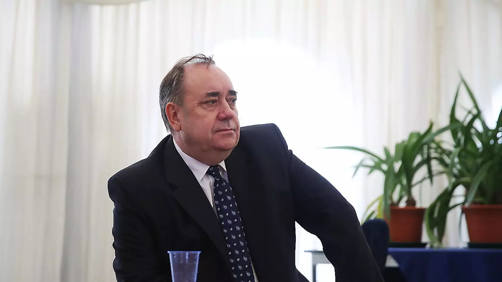 Salmond renuncia A militar a l’SNP per netejar el seu nom