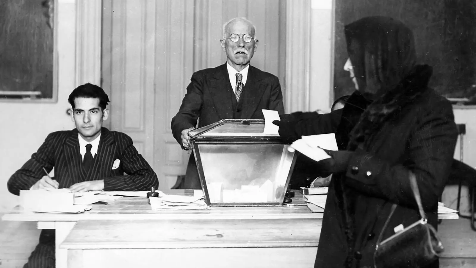Any 1933 Les dones voten per primera vegada en la història d’Espanya