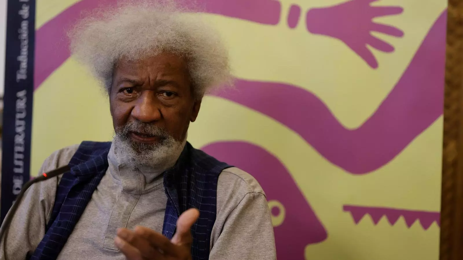L'escriptor nigerià Wole Soyinka, premi Nobel de Literatura el 1986, presentant a Madrid la seva última novel·la: 'Cròniques des del país de la gent més feliç de la Terra'