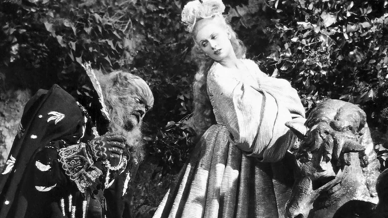 Fotograma del film La bella i la bèstia, de Jean Cocteau, del 1946
