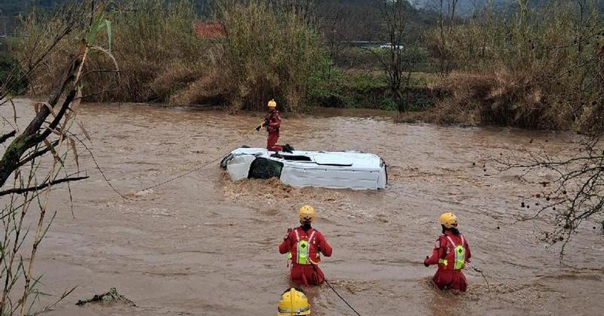 Body Found Downstream After Van Swept Away in Barcelona River