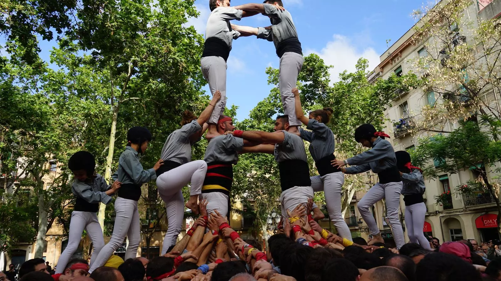 2d7 dels Castellers de Sants en Vigílies d'Aniversari