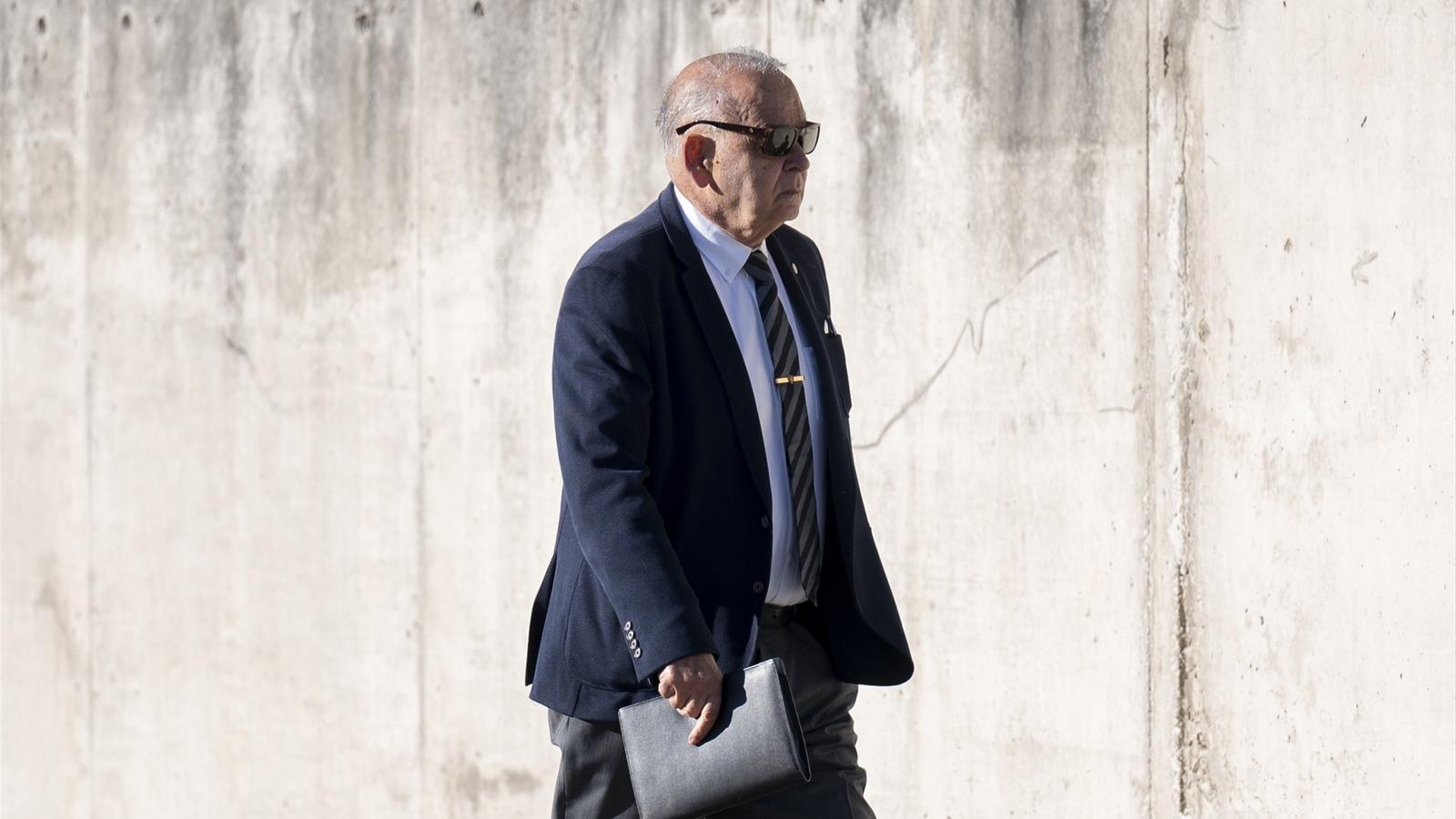 Eugenio Pino arriving at the National Court in San Fernando de Henares on the first day of the Kitchen case trial