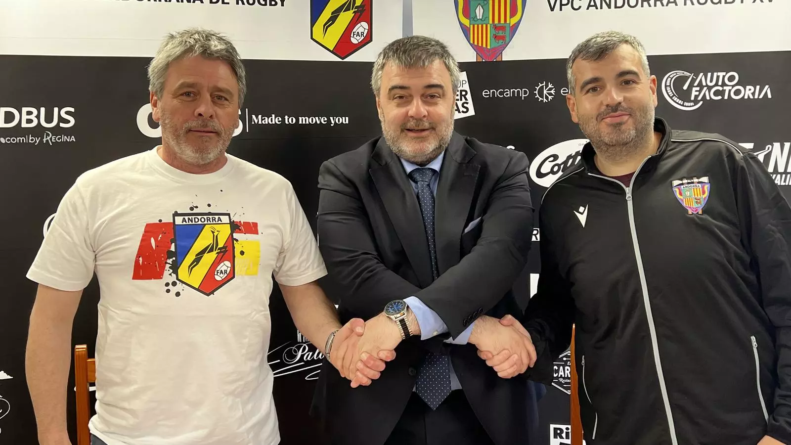 El president de la FAR, Jean Marc Flaux, el CEO d'Andbus, Daniel Vinseiro i el president del VPC, Gerard Giménez.
