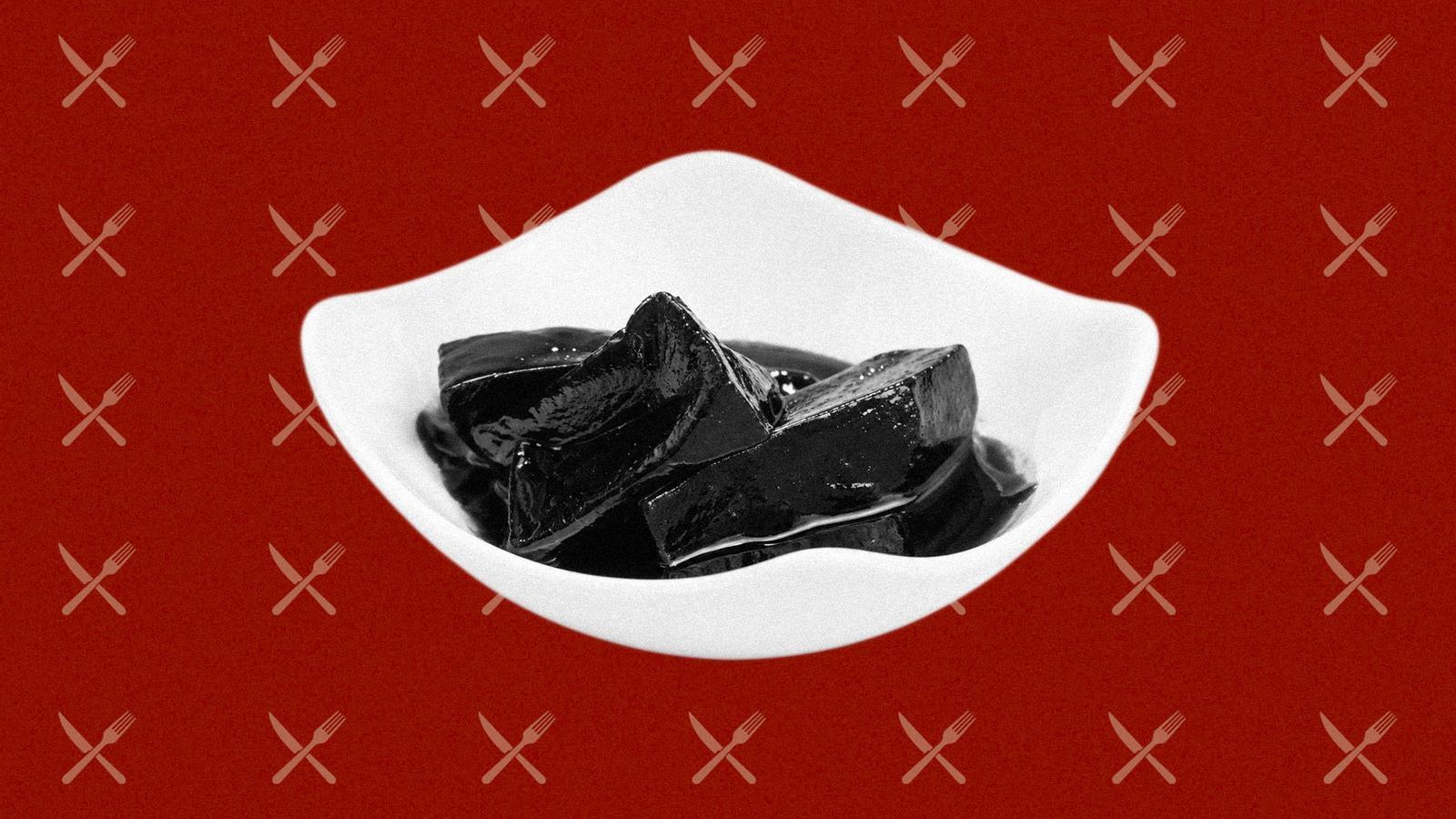 A dish with grape must syrup.