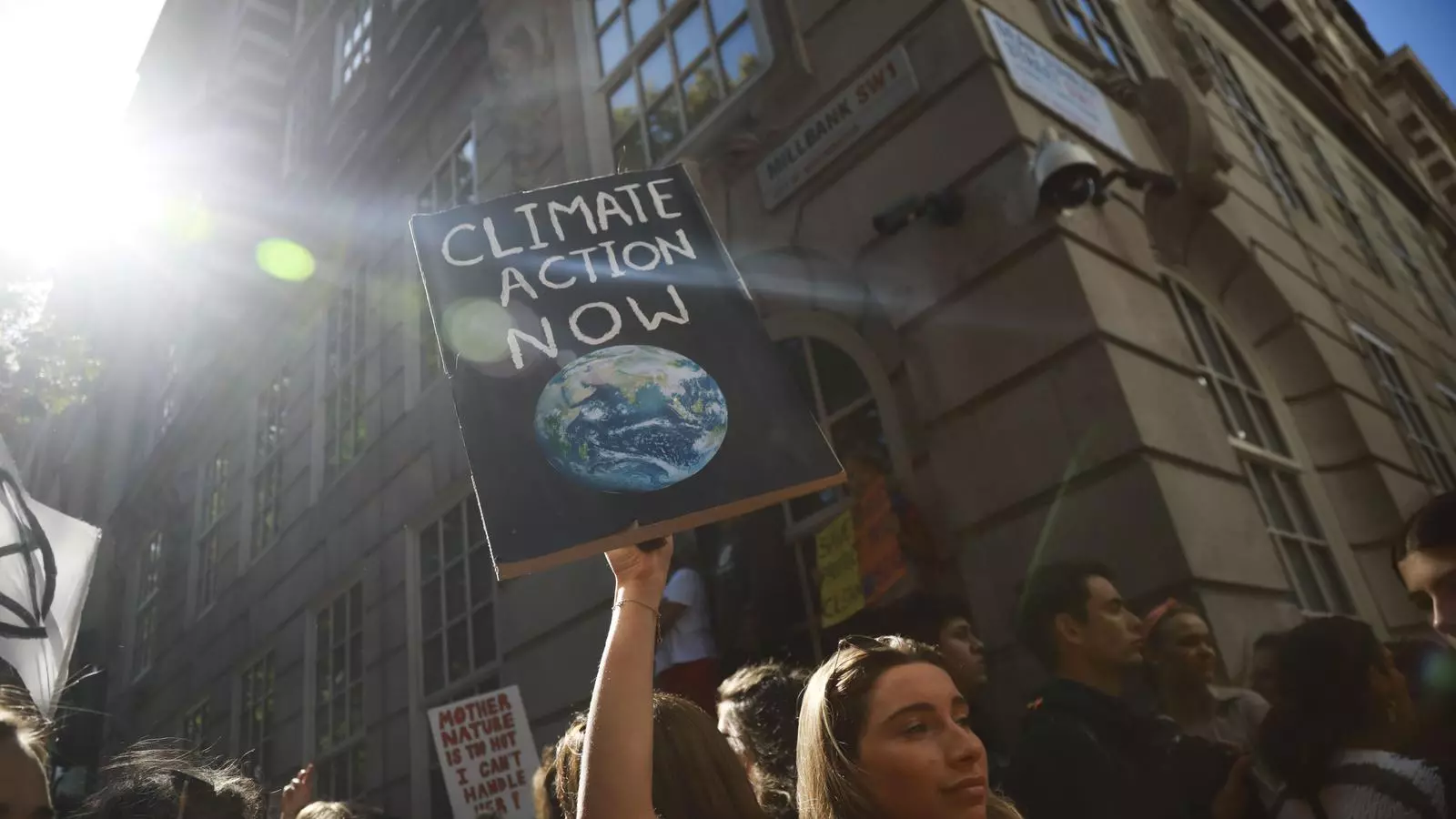 Manifestació a Londres reclamant polítiques urgents per activar la lluita contra el canvi climàtic.