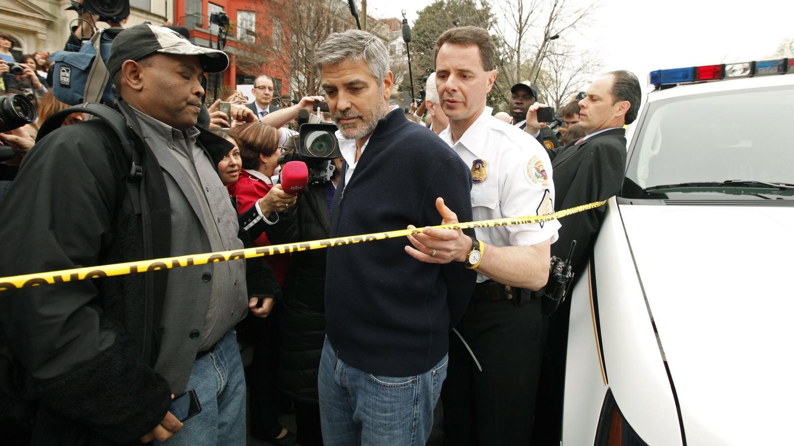 George Clooney protesta davant l'ambaixada del Sudan als EUA