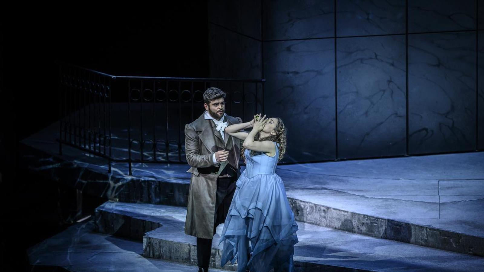 Una escena de 'I Capuleti e i Montecchi', dirigida por Riccardo Frizza.
