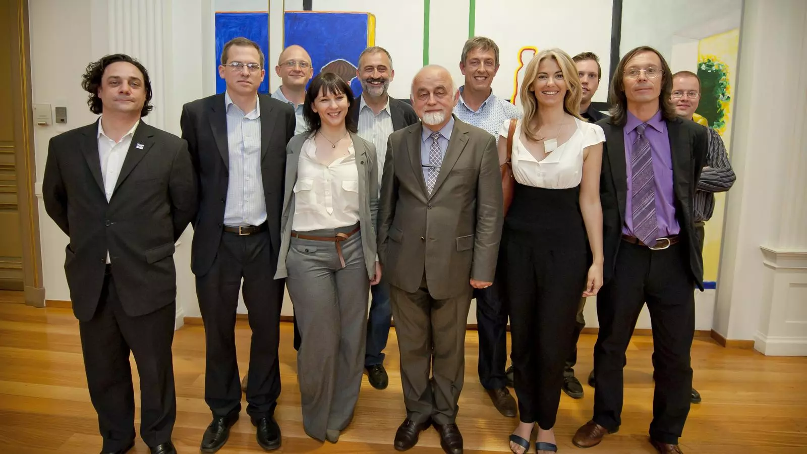 Els promotors de l'aliança, amb el president del Parlament flamenc al mig
