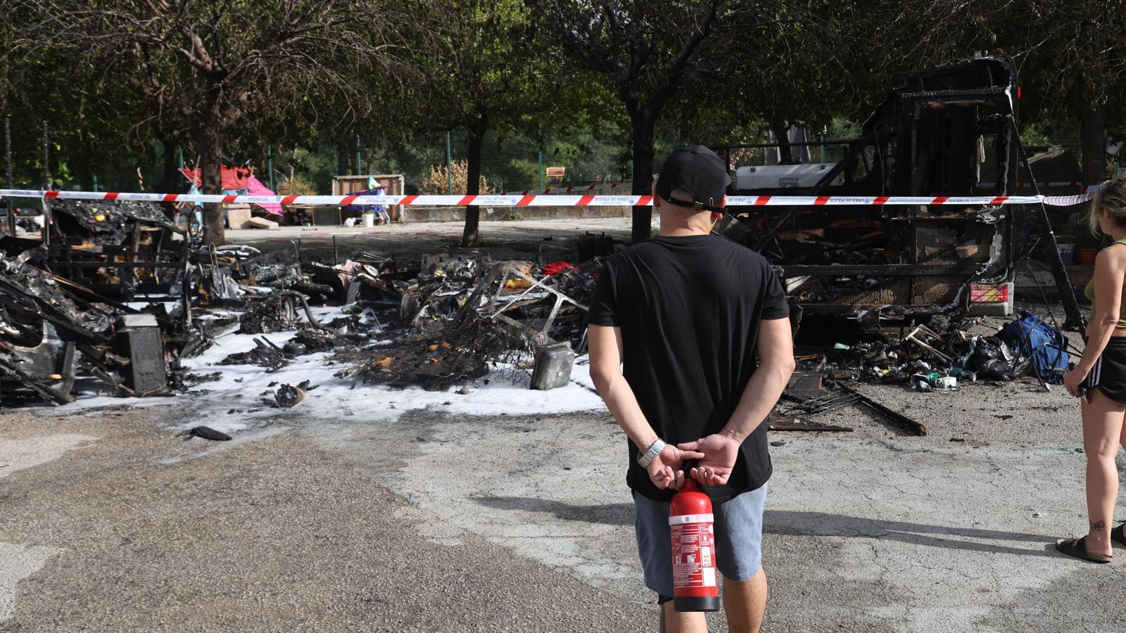 The fire calcined the three vehicles.