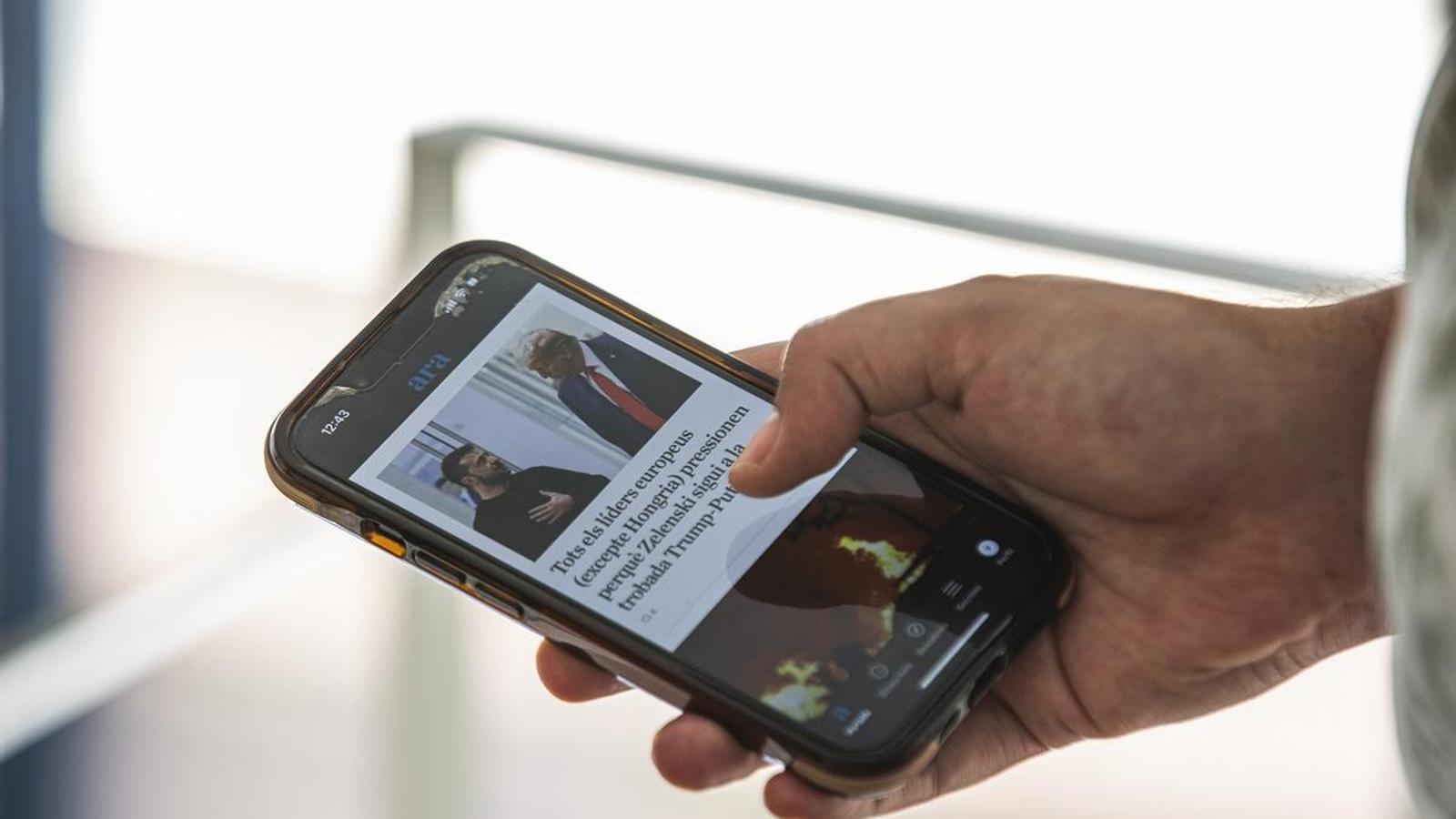 A subscriber reads the ARA on the mobile app.