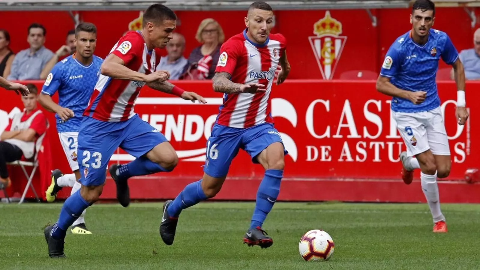Imatge del partit entre l'Sporting de Gijón i el Reus