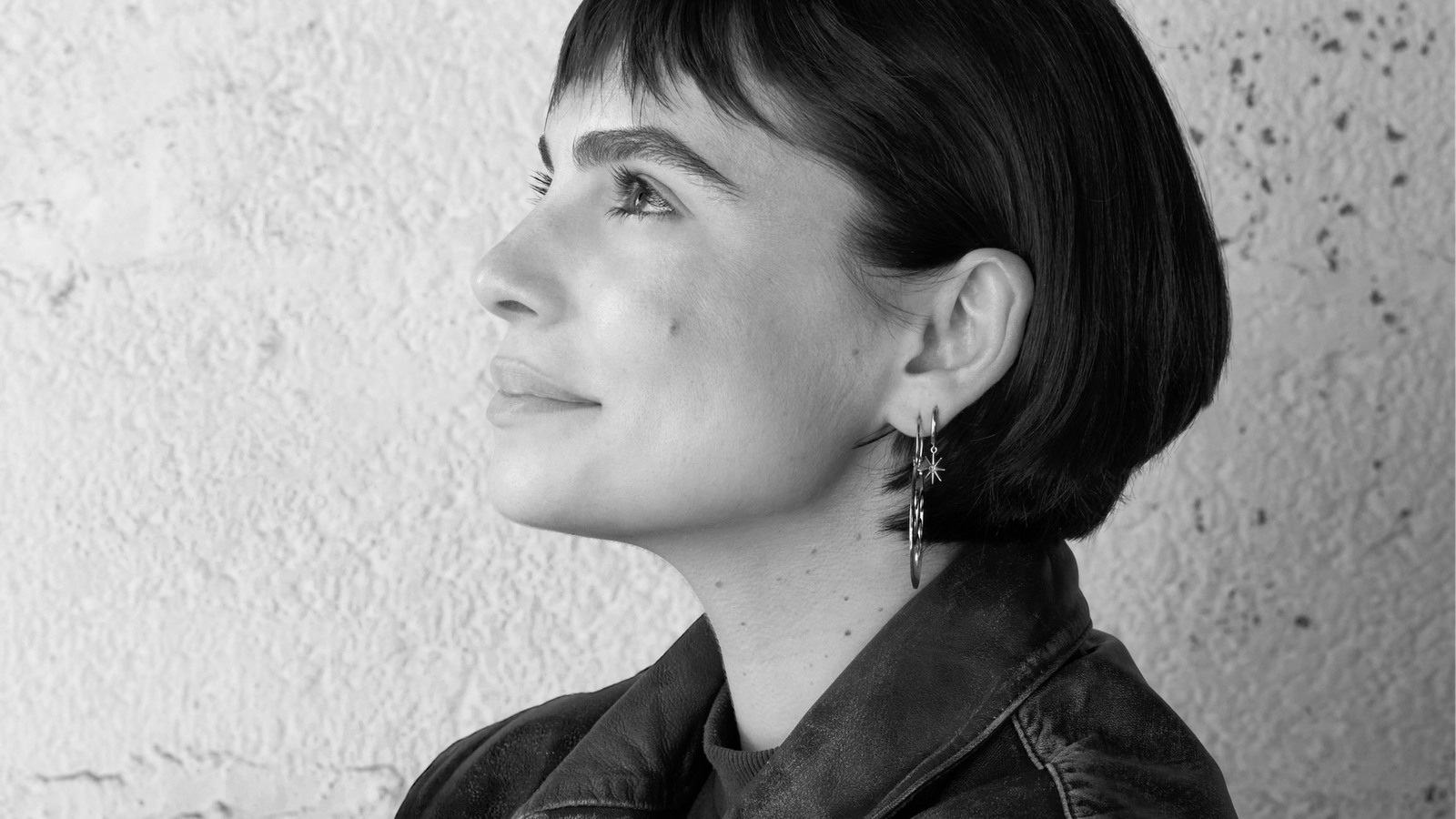 Un retrato reciente de la escritora Andrea Abreu