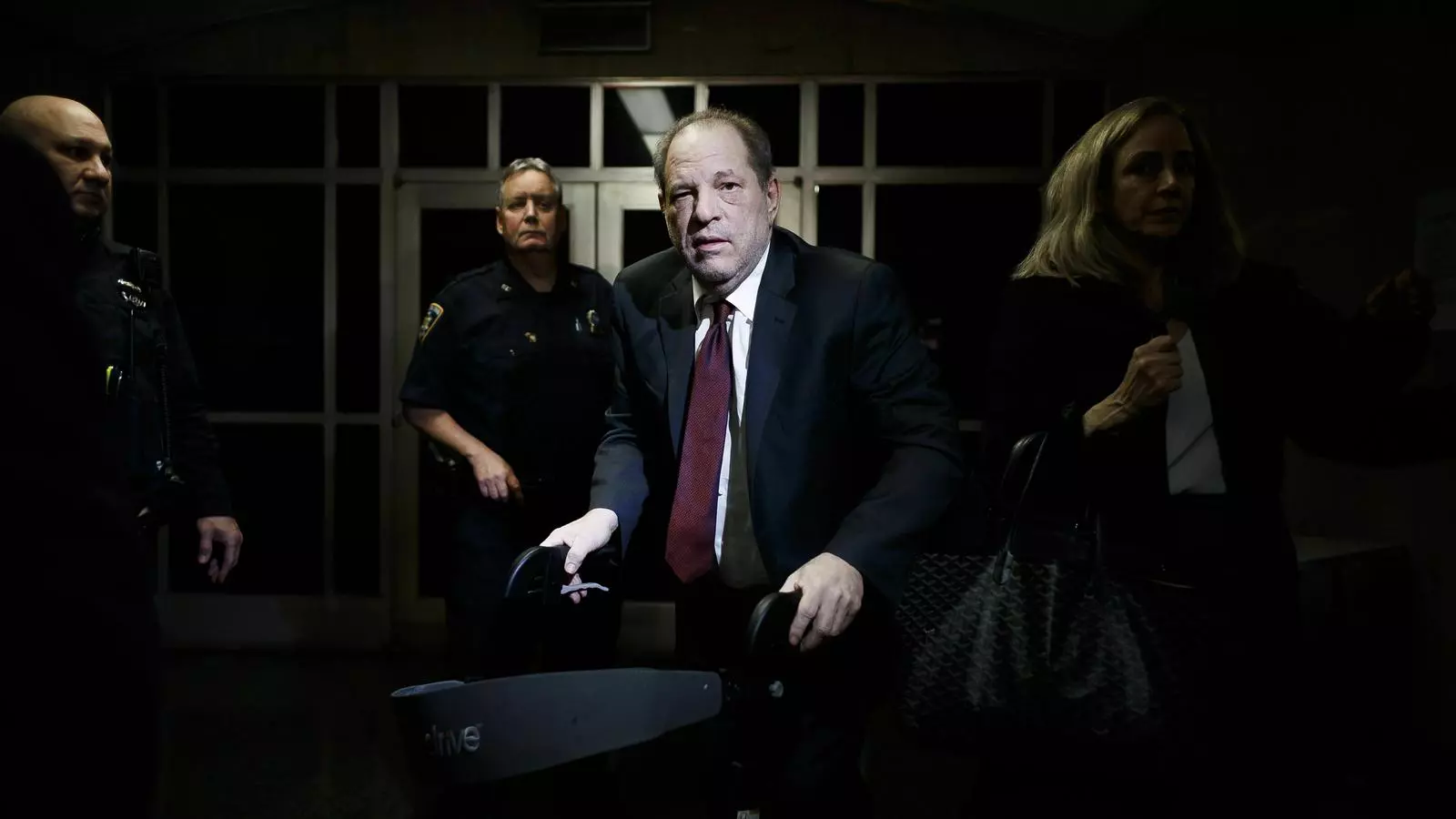 Harvey Weinstein a Nova York durant el judici per abusos sexuals i violació pel que ha estat condemant aquest mes de febrer.