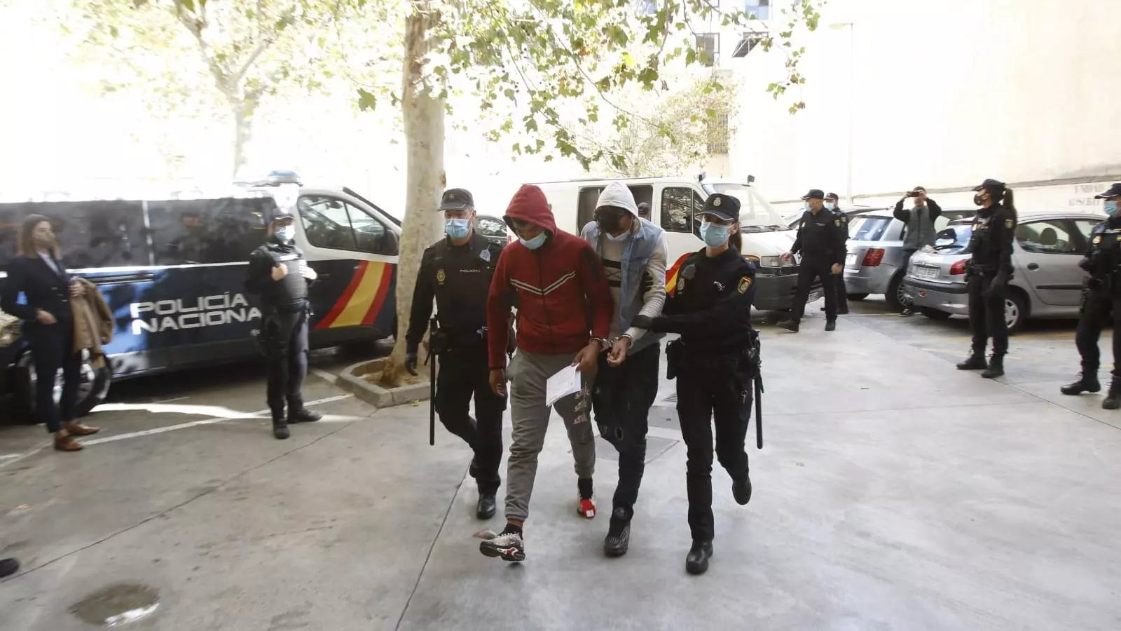 Dos dels 12 joves que han passat aquest dilluns a disposició judicial.