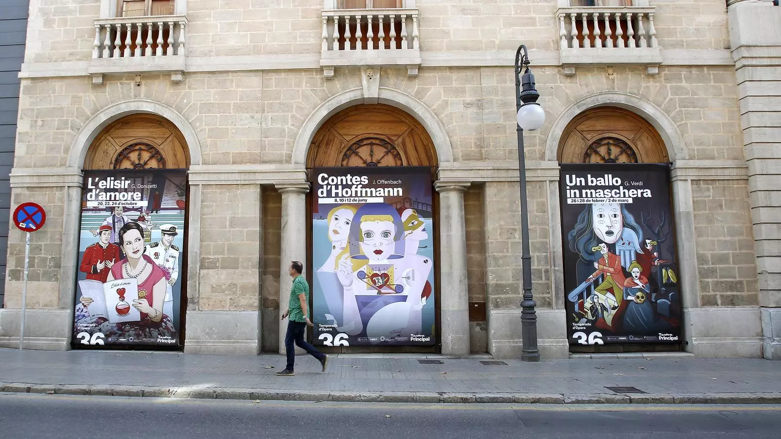 La cartelleria de la Temporada d'Òpera, firmada per il·lustradores mallorquines.
