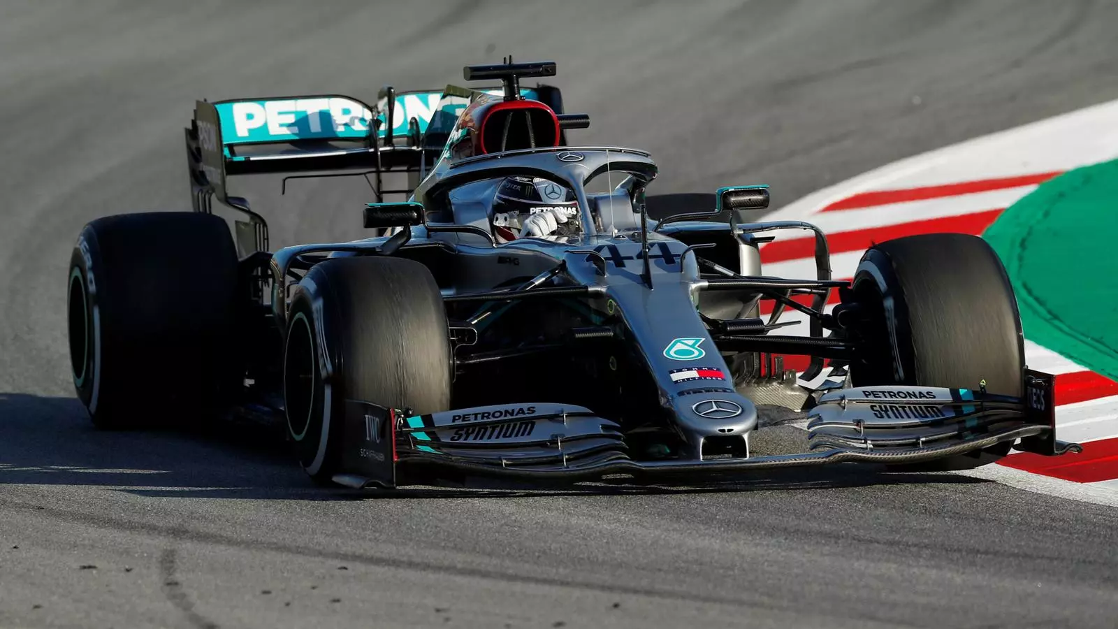 Lewis Hamilton durant la sessió a Montmeló